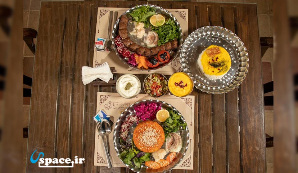 کافه رستوران اقامتگاه بوم گردی عمارت نخلستان - اصفهان